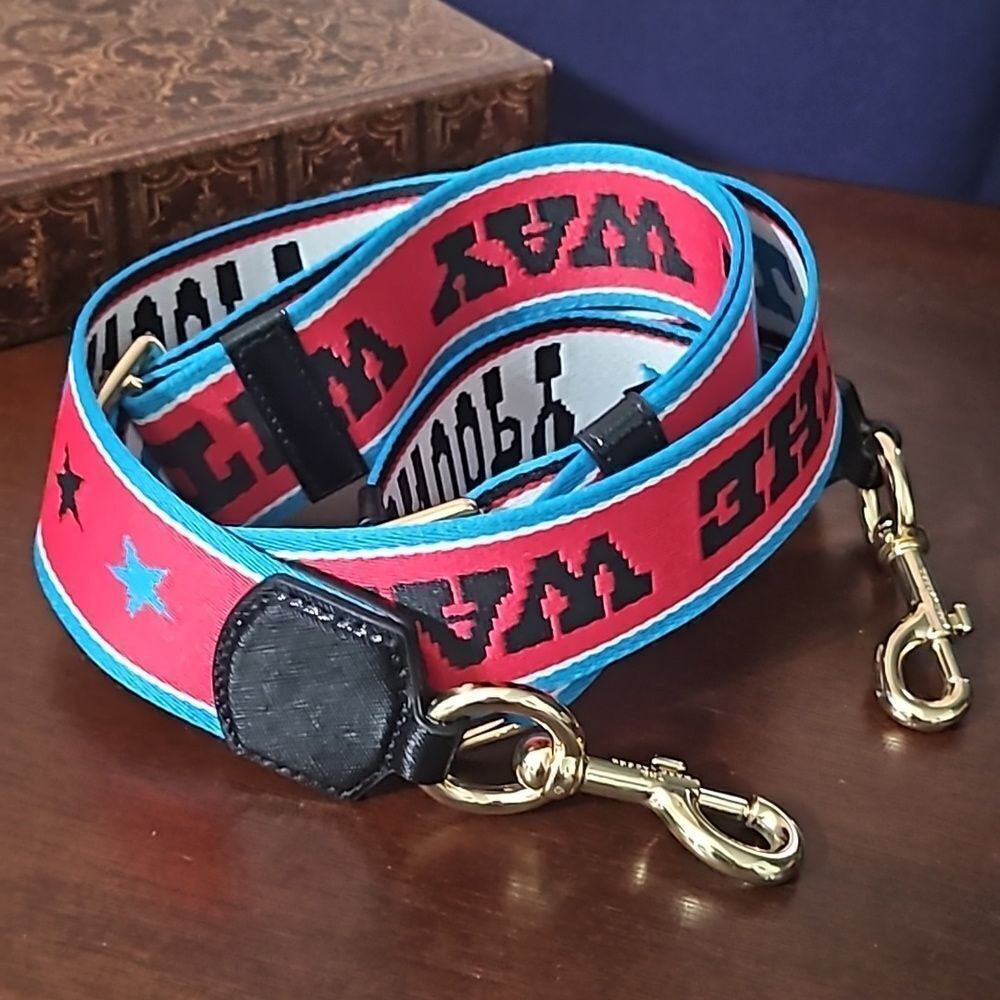 Marc Jacobs Snoopy Strap - Picture 3 of 8